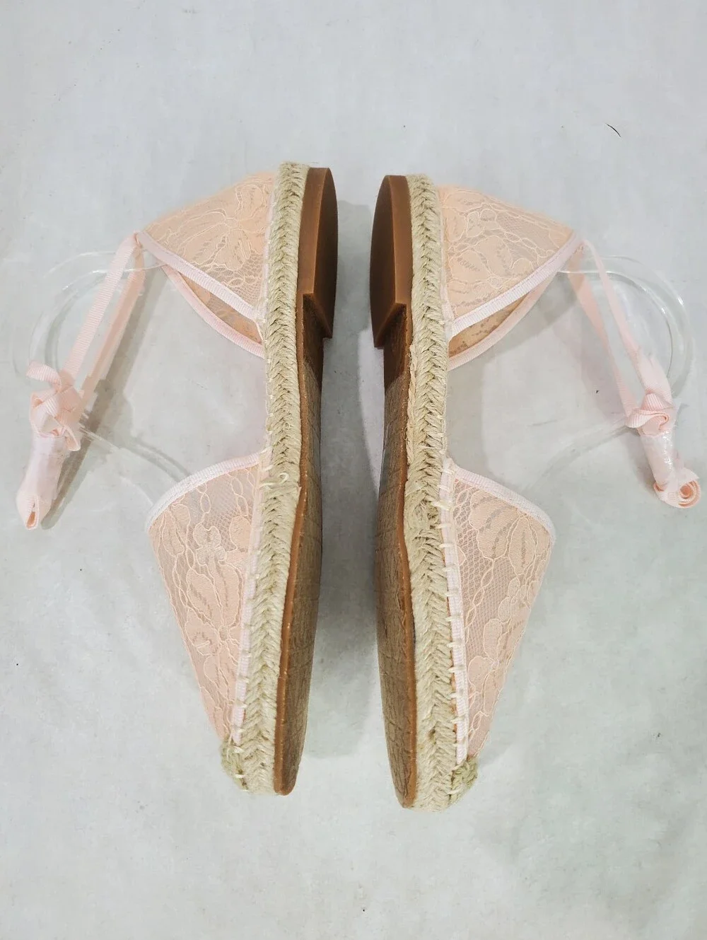 Badgley Mischka Espadrille flats Pink Lace Ankle Tie Girlie Feminine Dainty 8.5